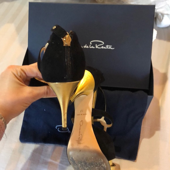 Gorgeous Oscar de la rente heels. - Picture 4 of 5